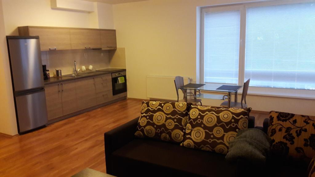 Modern City Center Apartment With Private Parking Martin Eksteriør billede